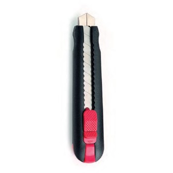 CUTTER PROFESIONAL PLAST. NEGRO 16CM CON GUIA